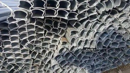 天水焊管異型鋼管撬動市場